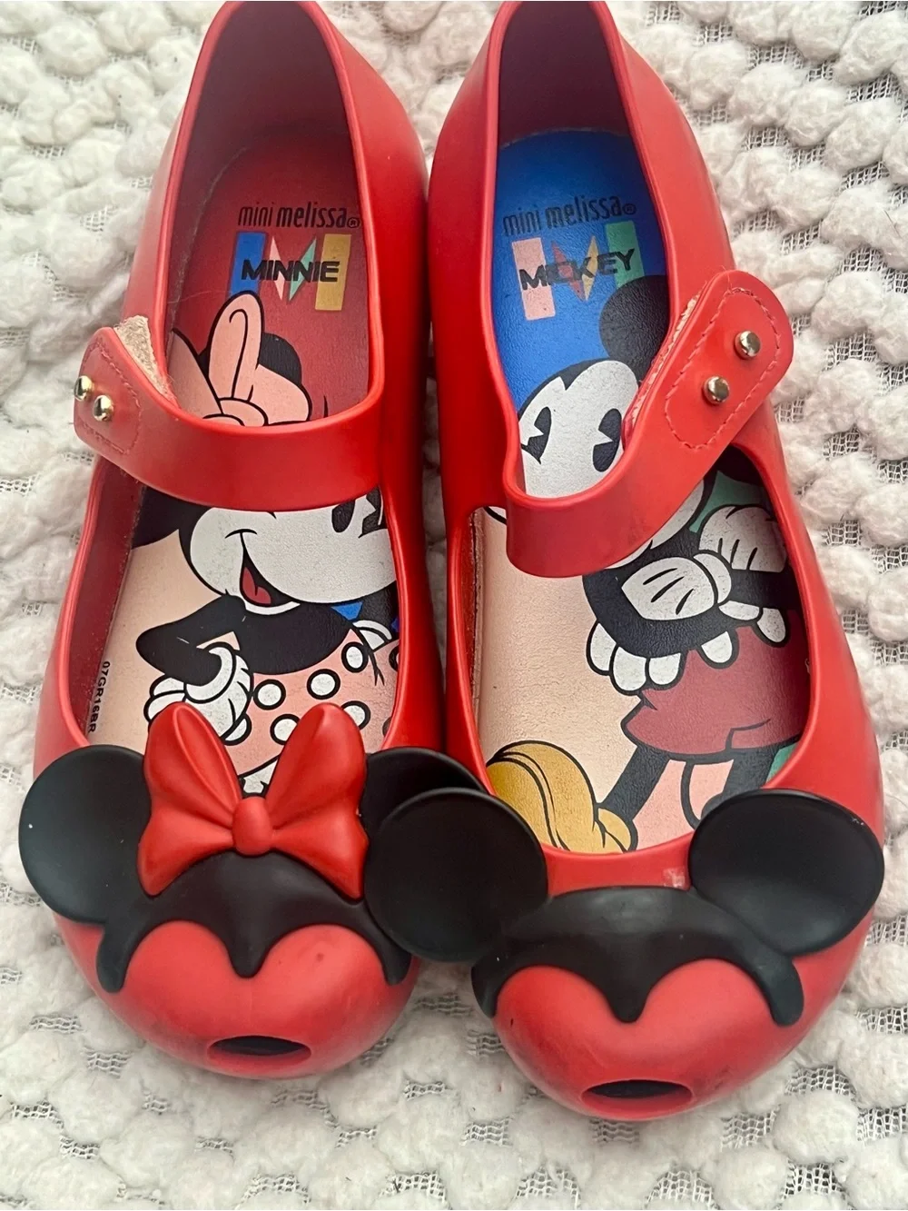 Mini Melissa playful minnie